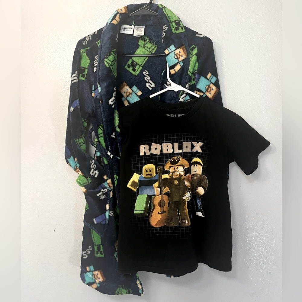 Bundle / Lot Minecraft Video Game Robe 10/12 and size S T-shirt boys / girls